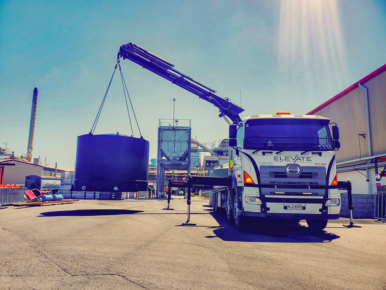 Elevate_transport_logistic_services_crane_truck_40